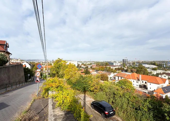 Rivercity South Buda Hills Apartment